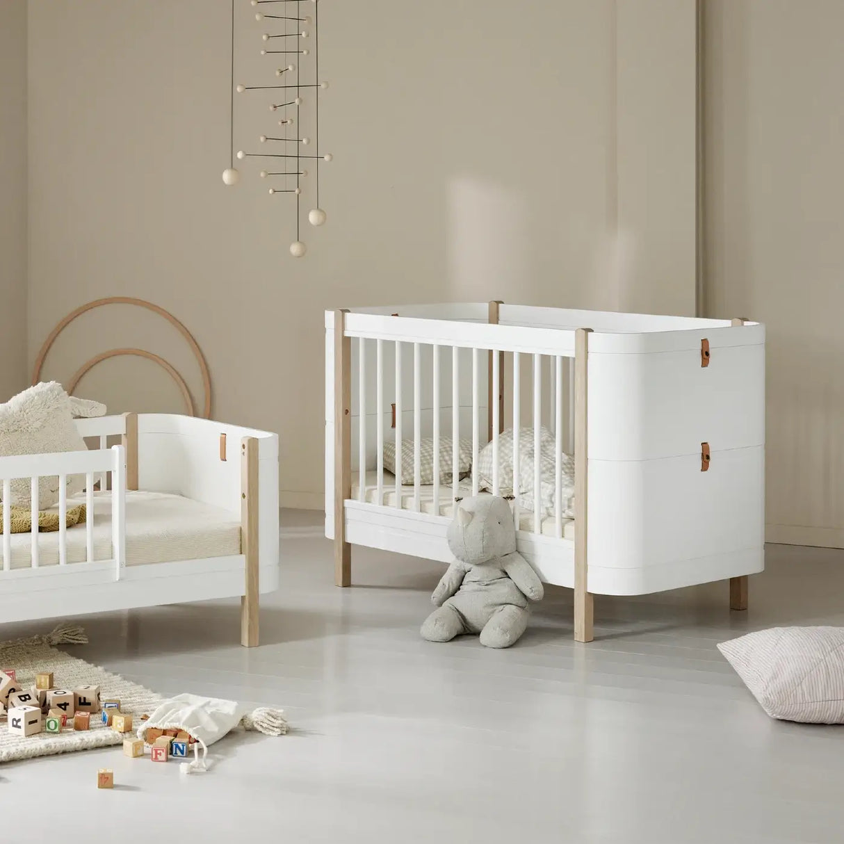 Oliver Furniture Wood Mini+ Cot Bed Including Junior Kit in White/Oak