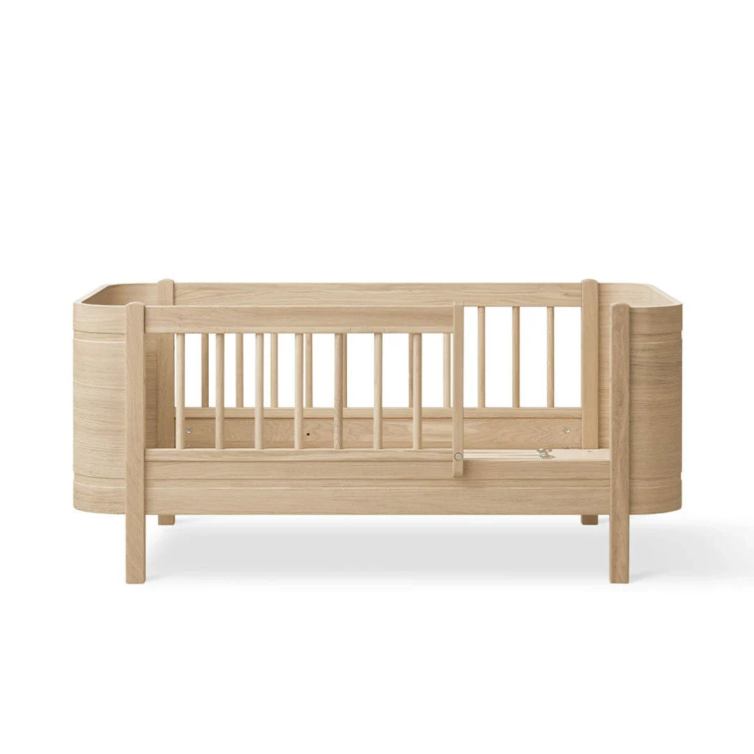 Oliver Furniture Wood Mini+ Cot Bed Including Junior Kit in Oak