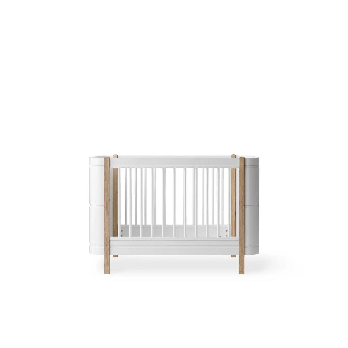 Oliver Furniture Wood Mini+ Cot in White/Oak