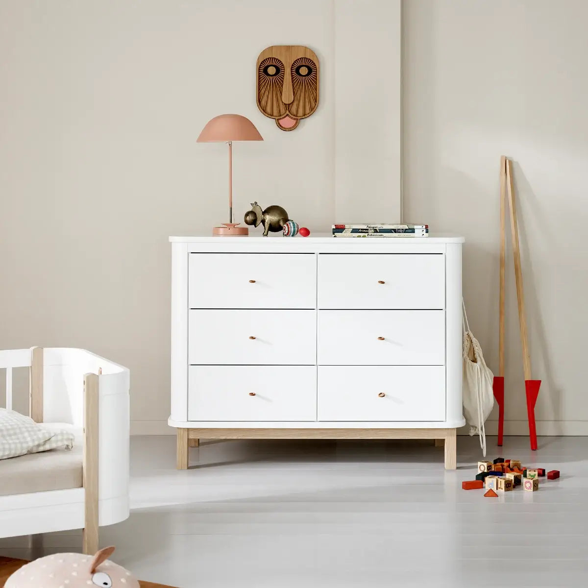 Oliver Furniture Wood Dresser with 6 Drawers in White/Oak