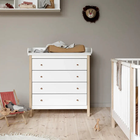 Oliver Furniture Wood Dresser 4 Drawers in White/Oak