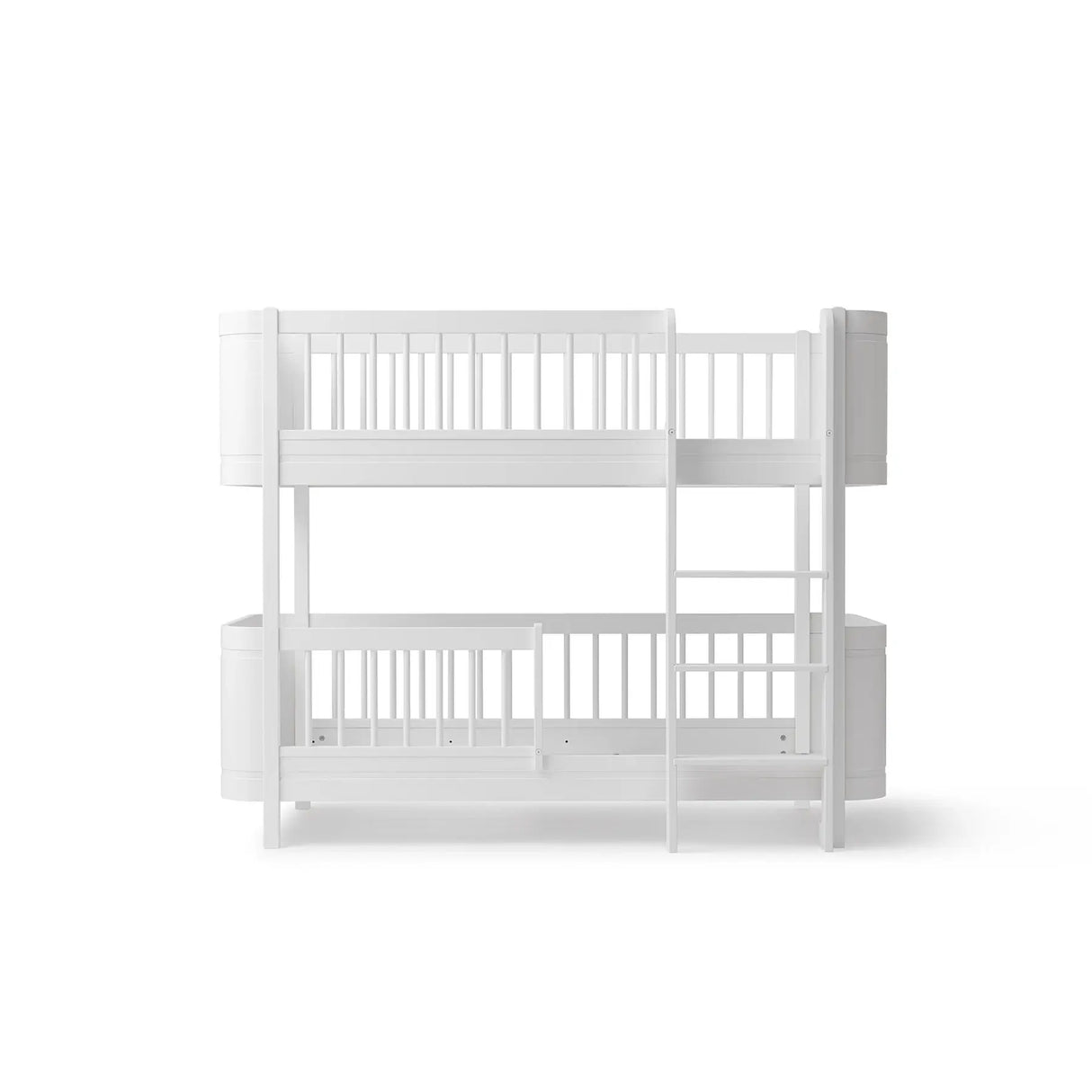 Oliver Furniture Wood Mini+ Low Bunk Bed in White