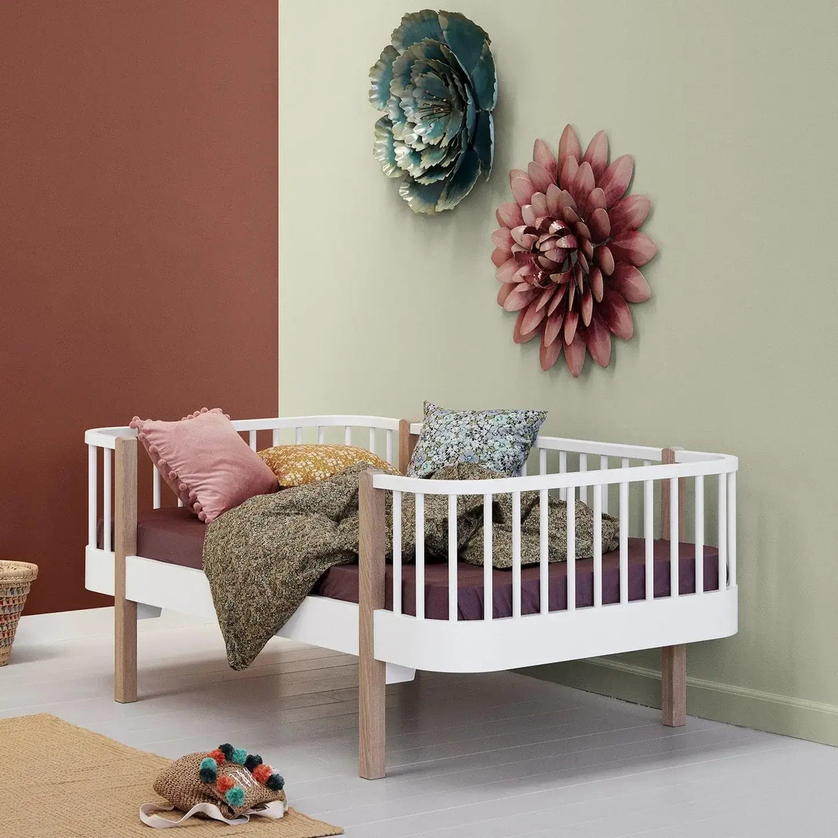 Oliver Furniture Wood Original Junior Day Bed White/Oak